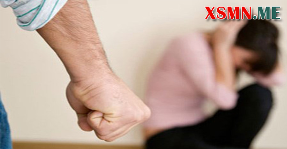 Mơ đánh vợ có người can ngăn là do bạn đang bị dồn nén cảm xúc